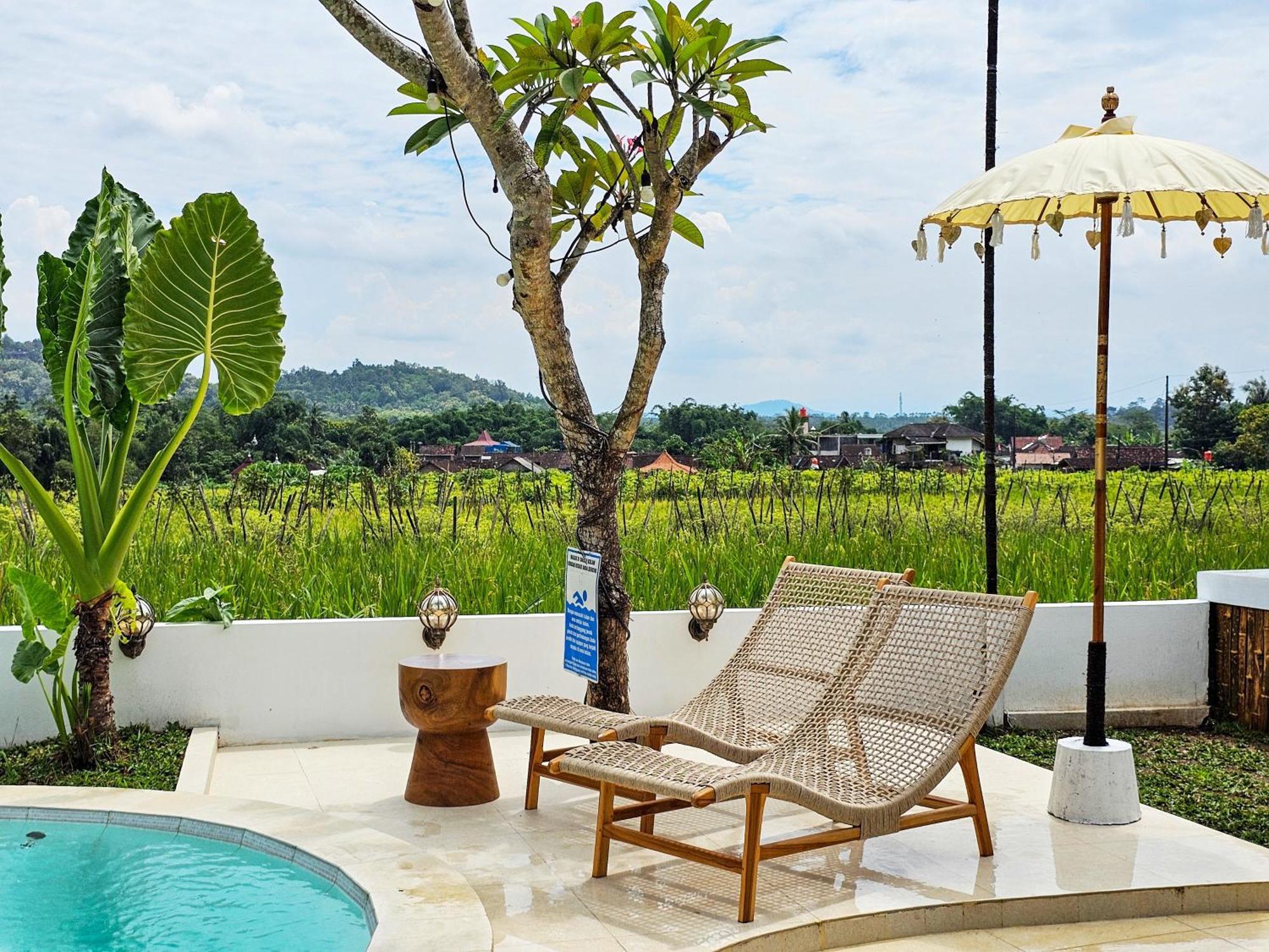 Janur Bungalow Magelang Εξωτερικό φωτογραφία