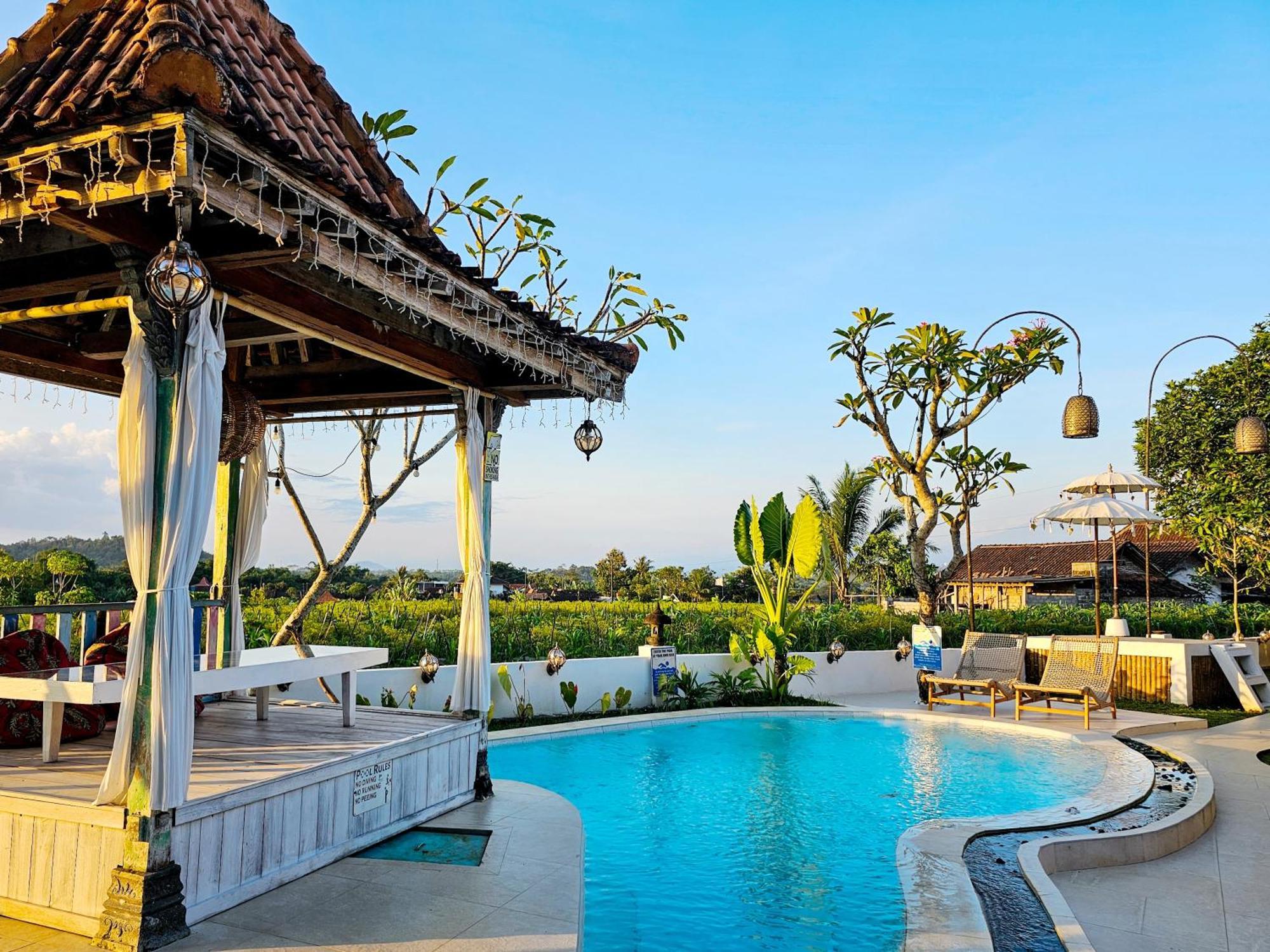 Janur Bungalow Magelang Εξωτερικό φωτογραφία