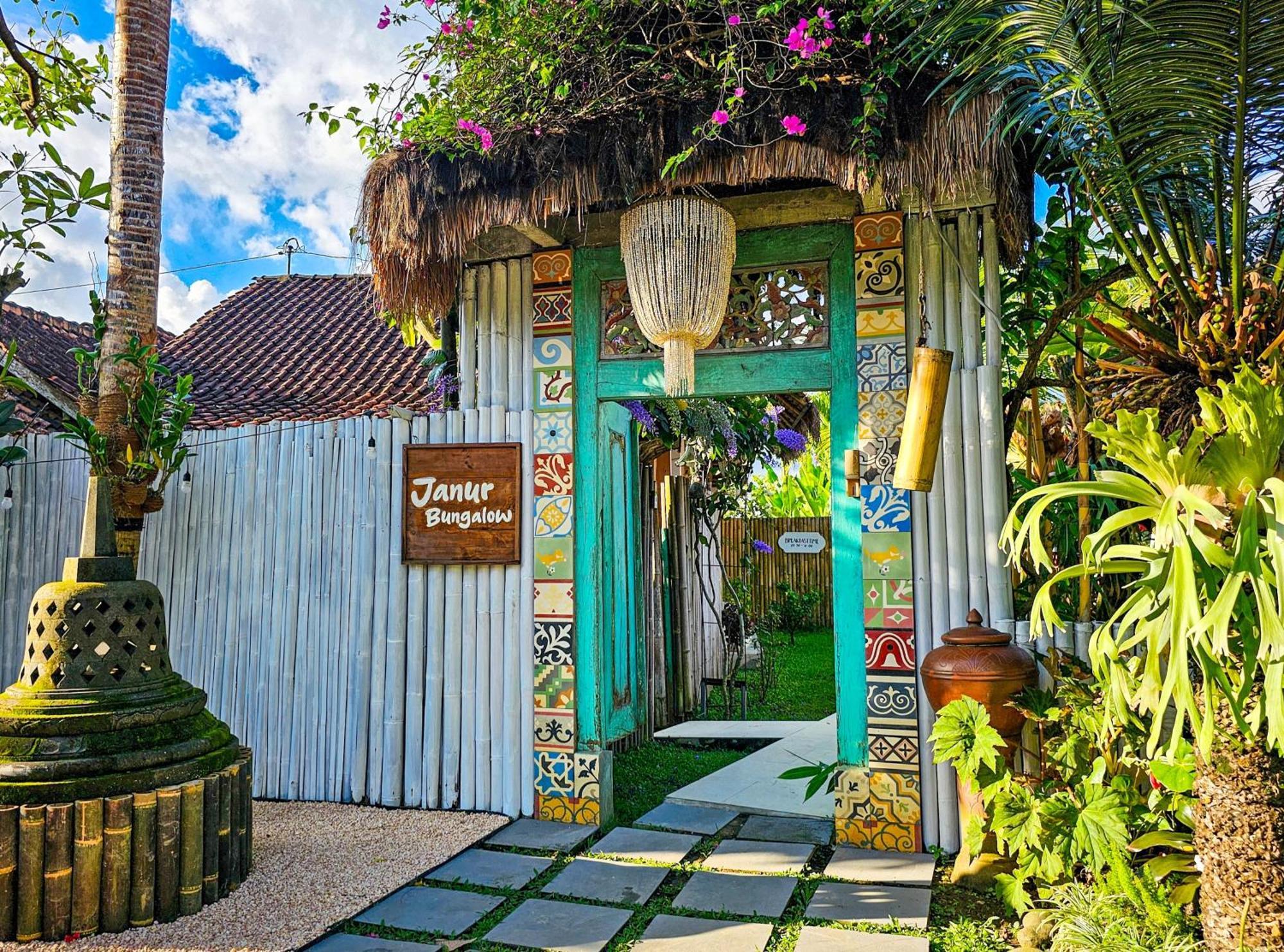 Janur Bungalow Magelang Εξωτερικό φωτογραφία